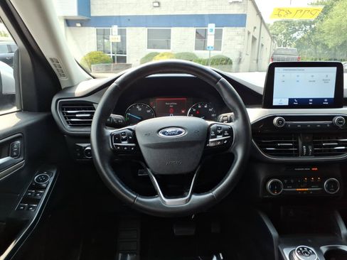 Certified 2022 Ford Escape SEL FWD image 13