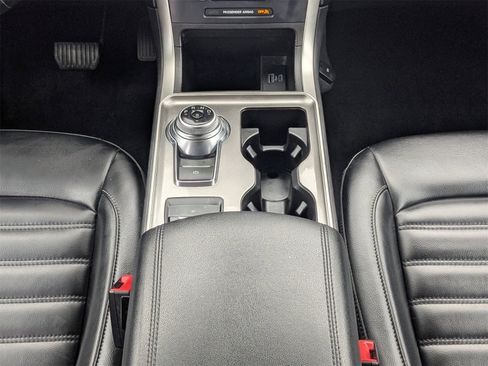 Used 2023 Ford Edge SEL image 19