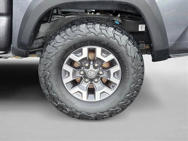 Used 2020 Toyota Tacoma TRD Off-Road w/ Technology Package AWD/4WD image 9