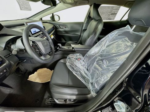 New 2026 Toyota Prius Plug-In Hybrid FWD image 12