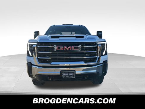 New 2026 GMC Sierra 2500 SLE image 9