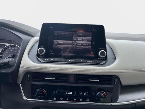 Certified 2023 Nissan Rogue SV image 24