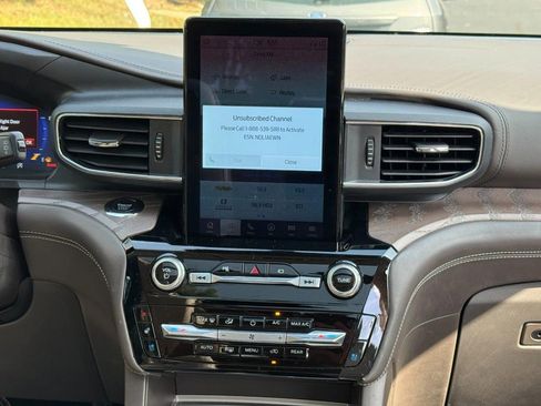 Used 2022 Ford Explorer Platinum w/ Equipment Group 601A image 14