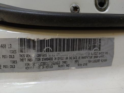Used 2020 Jeep Compass Latitude FWD image 33