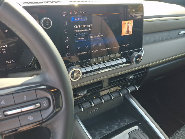 Used 2023 Chevrolet Colorado ZR2 AWD/4WD image 19