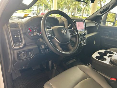Used 2025 RAM 3500 Tradesman w/ Bed Convenience Group AWD/4WD image 7