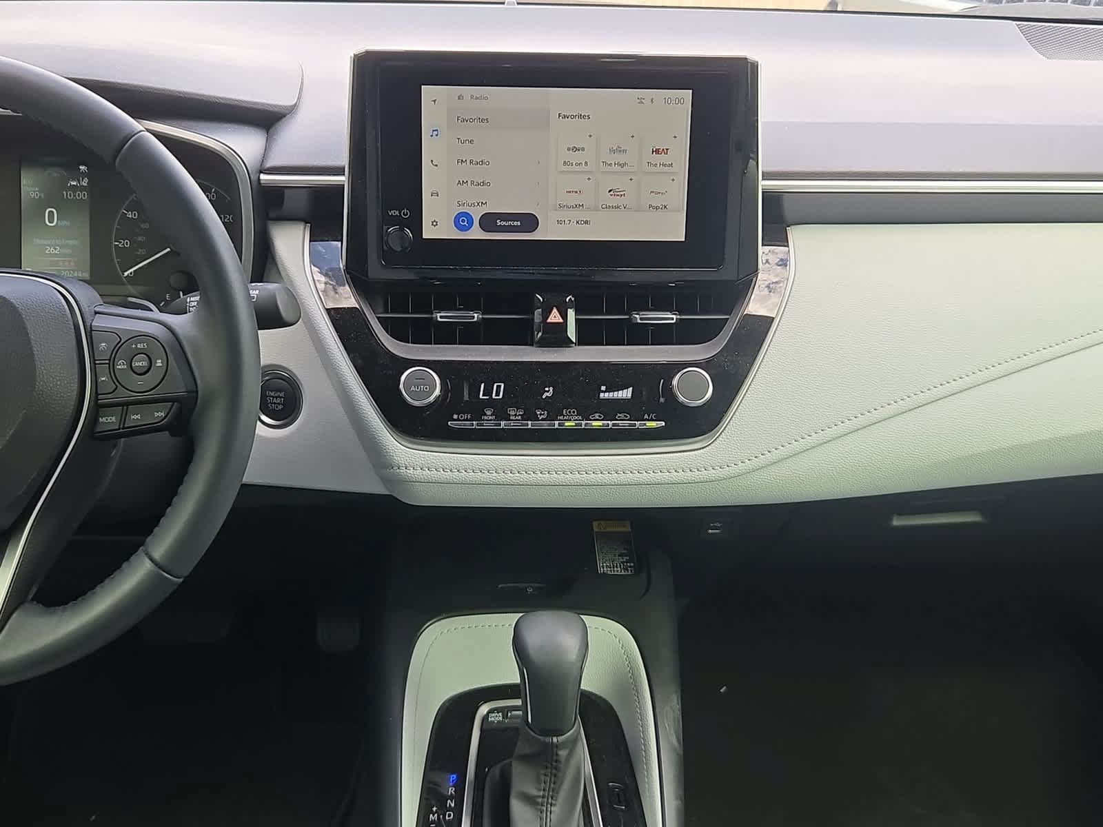 Used 2025 Toyota Corolla SE w/ SE Package FWD image 4