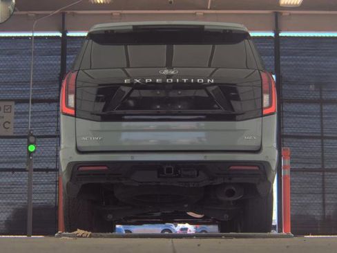 Used 2025 Ford Expedition Max Active image 13
