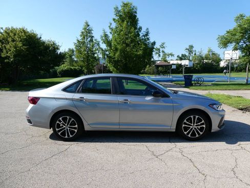 Used 2025 Volkswagen Jetta Sport FWD image 4