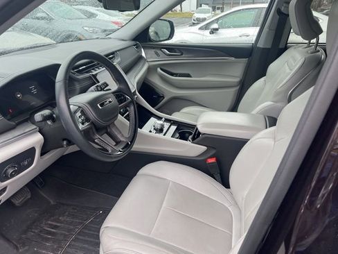 Used 2022 Jeep Grand Cherokee L Overland w/ Advanced Protech Group III image 8