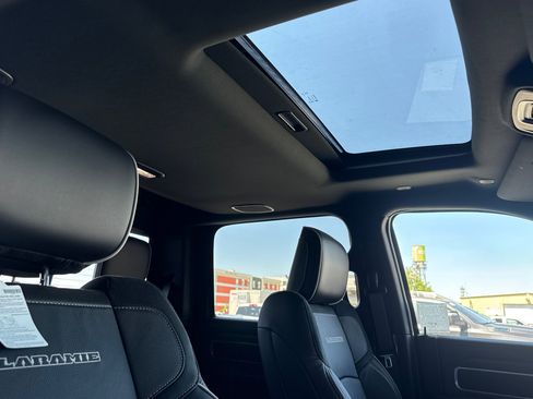 New 2026 RAM 2500 Laramie AWD/4WD image 15