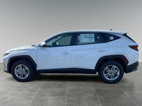 New 2025 Hyundai Tucson SE image 2
