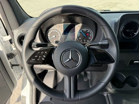 New 2024 Mercedes-Benz eSprinter 170 Cargo image 16