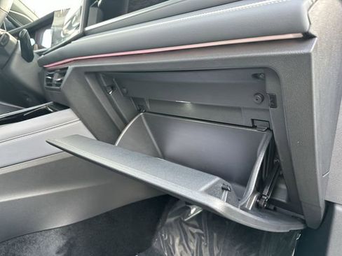 New 2026 Volkswagen Tiguan SEL R-Line image 33