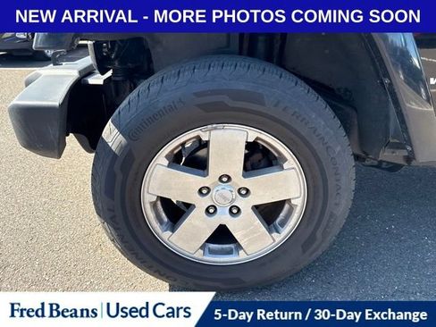 Used 2007 Jeep Wrangler Sahara w/ Dual Top Group AWD/4WD image 10