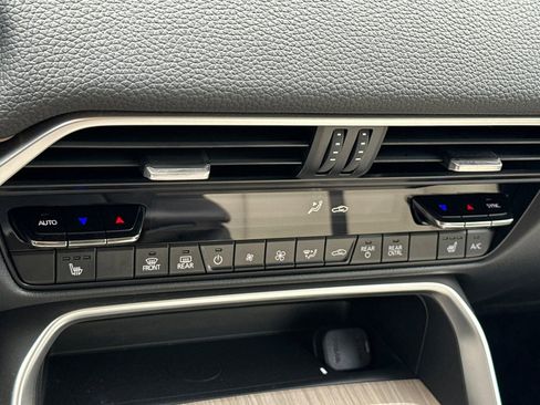 Certified 2025 MAZDA CX-70 Plug-In Hybrid w/ Premium Pkg image 22