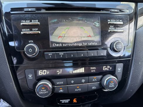 Used 2017 Nissan Rogue Sport SV w/ SV All-Weather Package AWD/4WD image 27