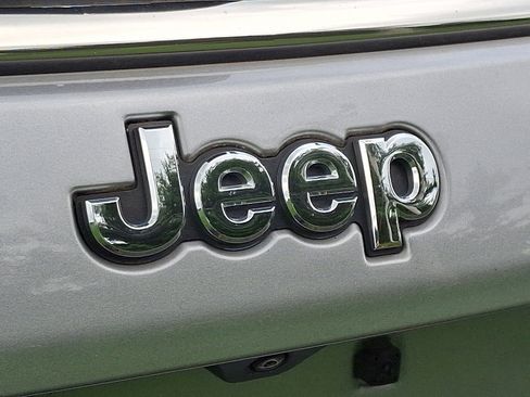 Certified 2023 Jeep Compass Limited w/ Elite Group AWD/4WD image 9