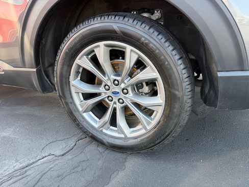 Used 2022 Ford Explorer XLT w/ Equipment Group 202A AWD/4WD image 9