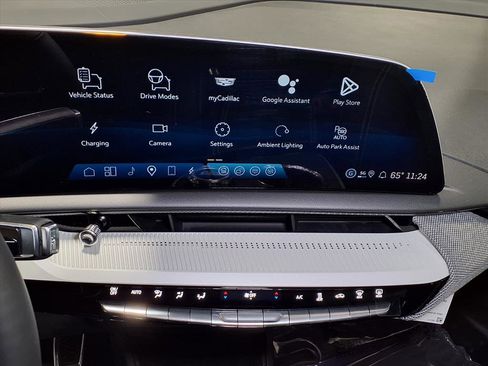 New 2026 Cadillac Optiq Sport 1 image 18