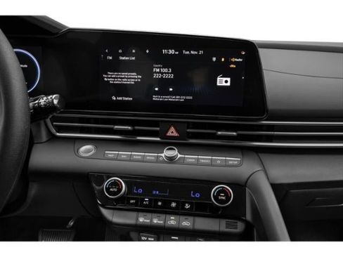 Used 2024 Hyundai Elantra SEL w/ Convenience Package FWD image 10