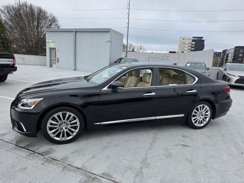 Used 2017 Lexus LS 460 image 2