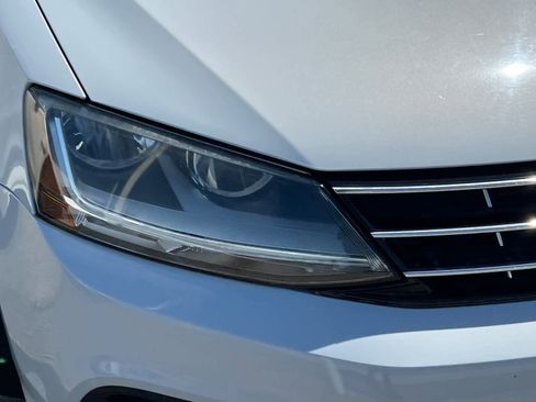 Used 2018 Volkswagen Jetta SE image 14