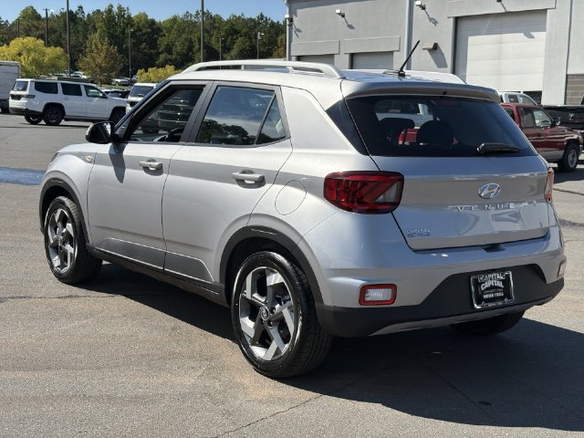 Used 2026 Hyundai Venue SEL FWD image 11