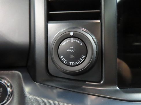 Used 2025 Ford F250 Platinum w/ FX4 Off-Road Package image 70