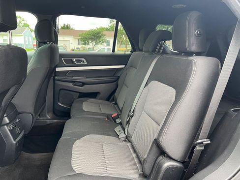 Used 2016 Ford Explorer XLT AWD/4WD image 23