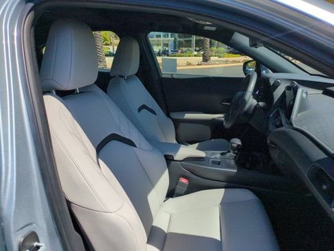 Used 2023 Lexus UX 250h FWD image 29