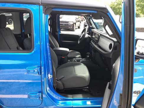 Used 2024 Jeep Wrangler Unlimited Sport AWD/4WD image 27
