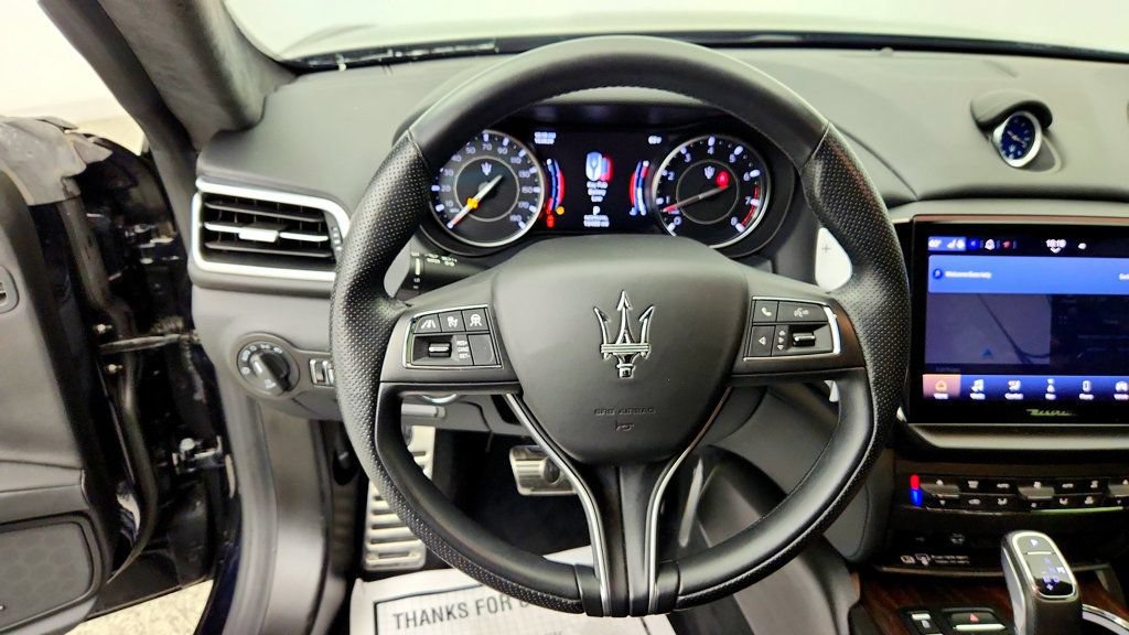 Used 2023 Maserati Ghibli Modena Q4 AWD/4WD image 14
