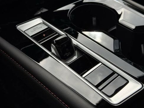 Used 2025 Volkswagen Atlas Peak Edition SE image 18