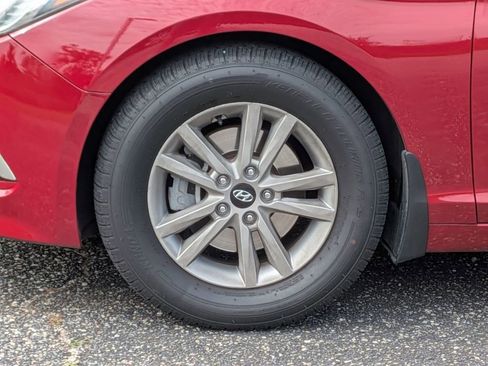 Used 2015 Hyundai Sonata SE w/ Cargo Package FWD image 13