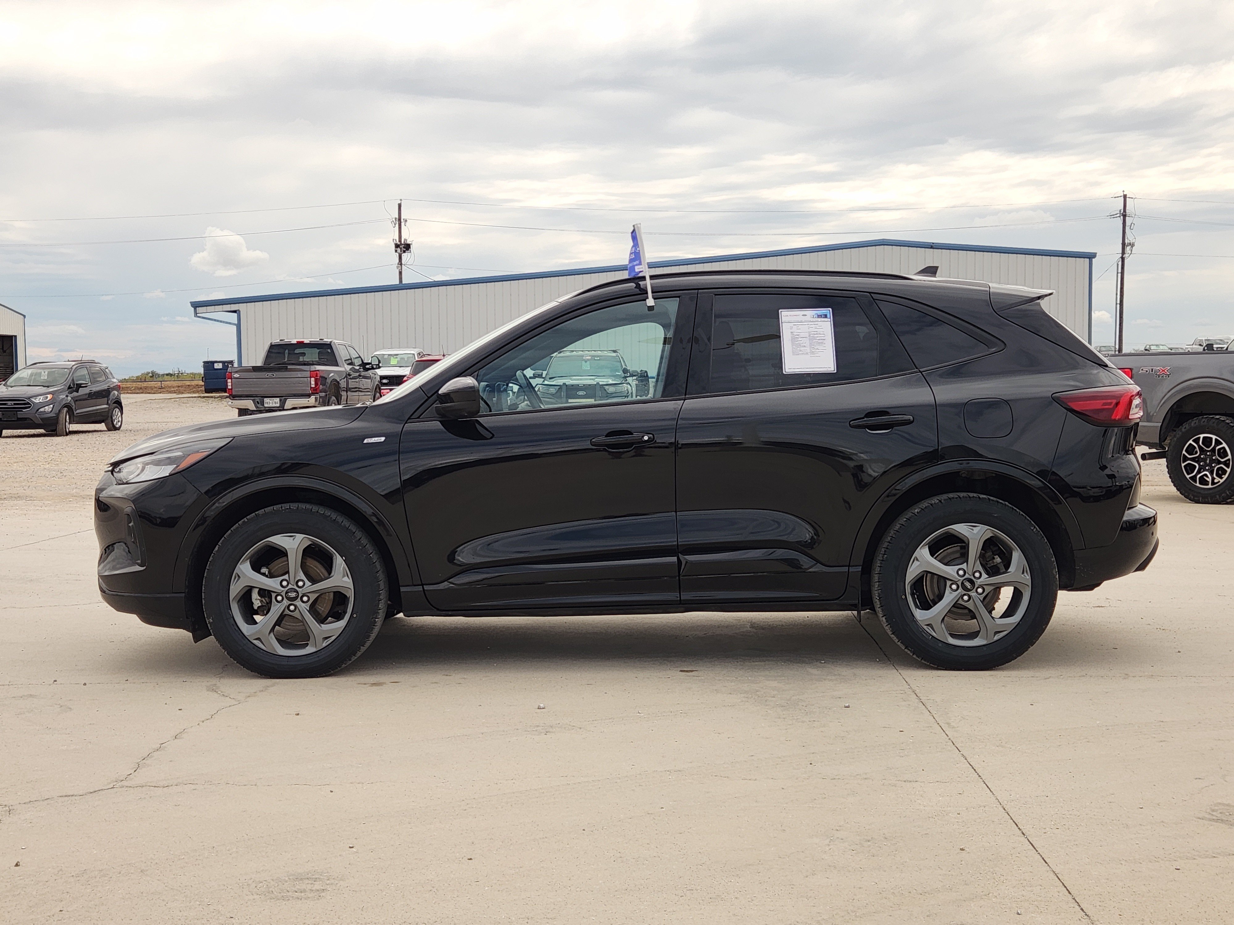 Used 2023 Ford Escape ST-Line Select w/ Tech Pack #2 AWD/4WD image 4