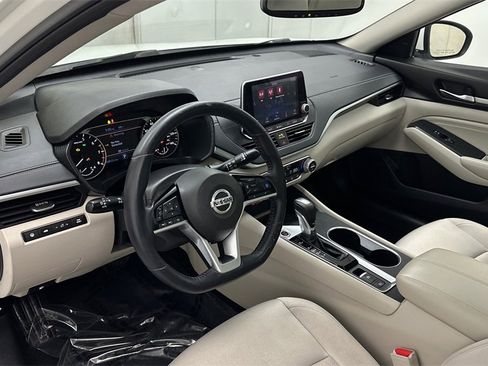 Certified 2019 Nissan Altima 2.5 SV image 18