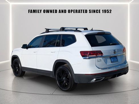 Used 2023 Volkswagen Atlas SE w/ Black Wheel Package FWD image 4