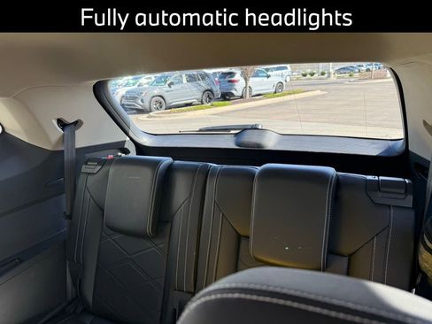 Certified 2024 Volkswagen Atlas SE w/ Black Wheel Package image 11