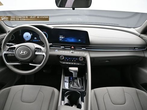 Certified 2024 Hyundai Elantra SEL w/ Convenience Package FWD image 12