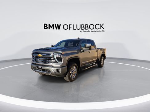 Used 2024 Chevrolet Silverado 2500 High Country w/ High Country Premium Package image 3