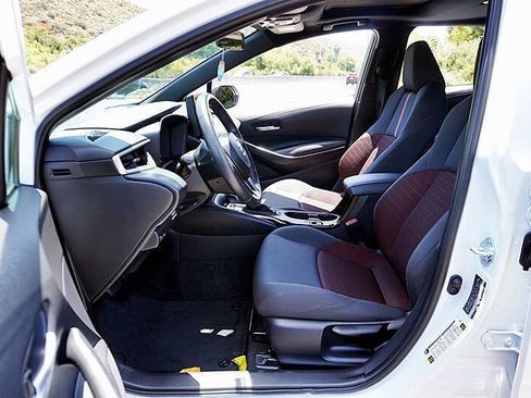 Used 2023 Toyota Corolla SE w/ SE Premium Package FWD image 14