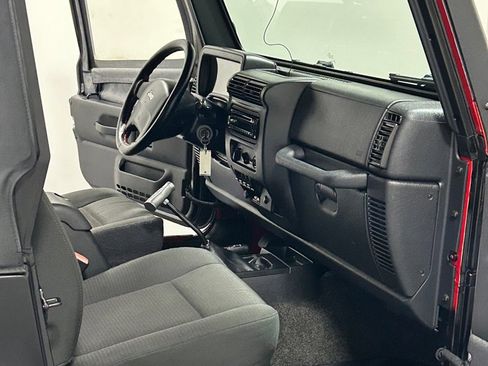 Used 2006 Jeep Wrangler Unlimited AWD/4WD image 10