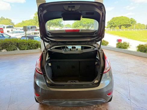 Used 2017 Ford Fiesta SE image 8