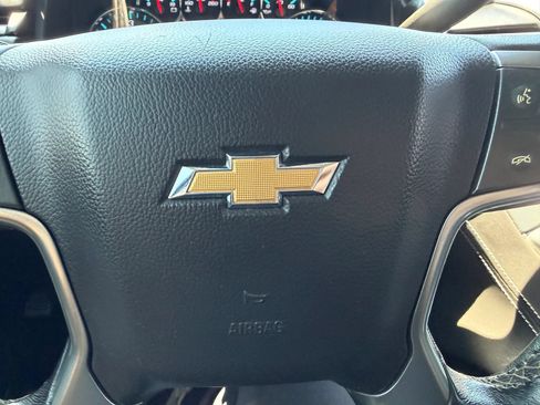 Used 2020 Chevrolet Suburban LT AWD/4WD image 29
