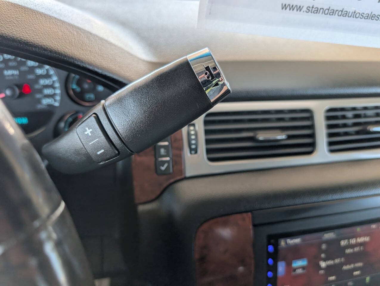 Used 2013 Chevrolet Avalanche LTZ AWD/4WD image 22