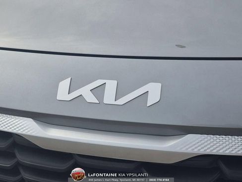 Certified 2023 Kia Seltos LX image 9