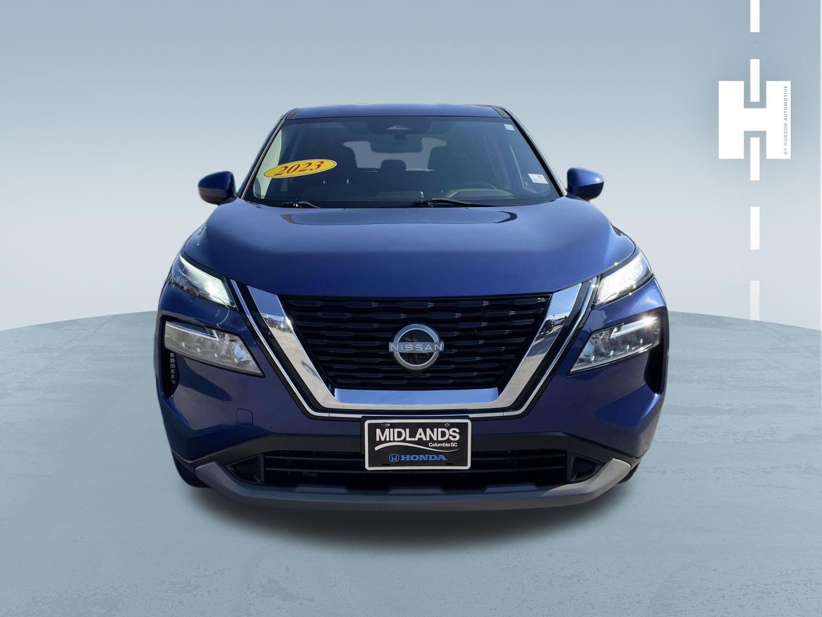 Used 2023 Nissan Rogue SV AWD/4WD image 2