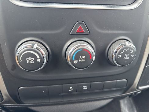 Used 2019 RAM 1500 Classic SLT image 20