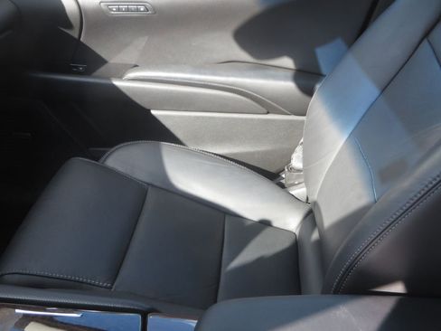 Used 2016 Cadillac XTS Luxury image 24